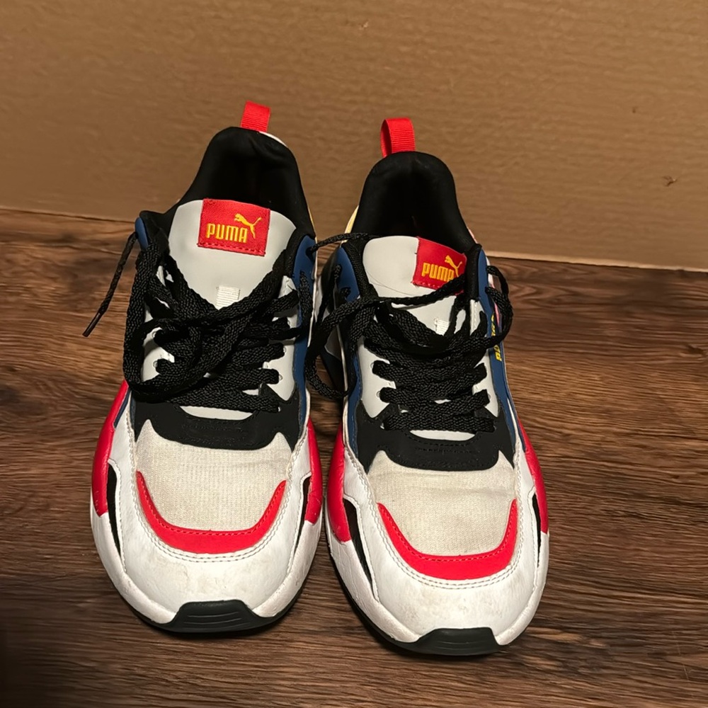 Size 9.5 Puma cross training shoe